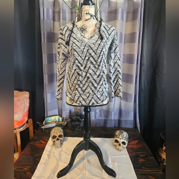 O'NEILL Hoodie - Picture 1 of 3